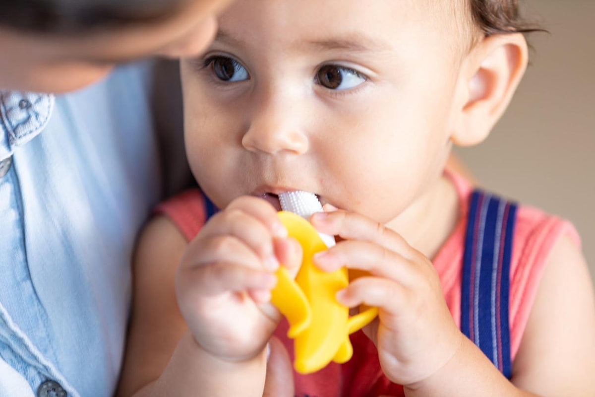 Nuby Banana Teething Toy+Toothbrush| 3+months | Silicone