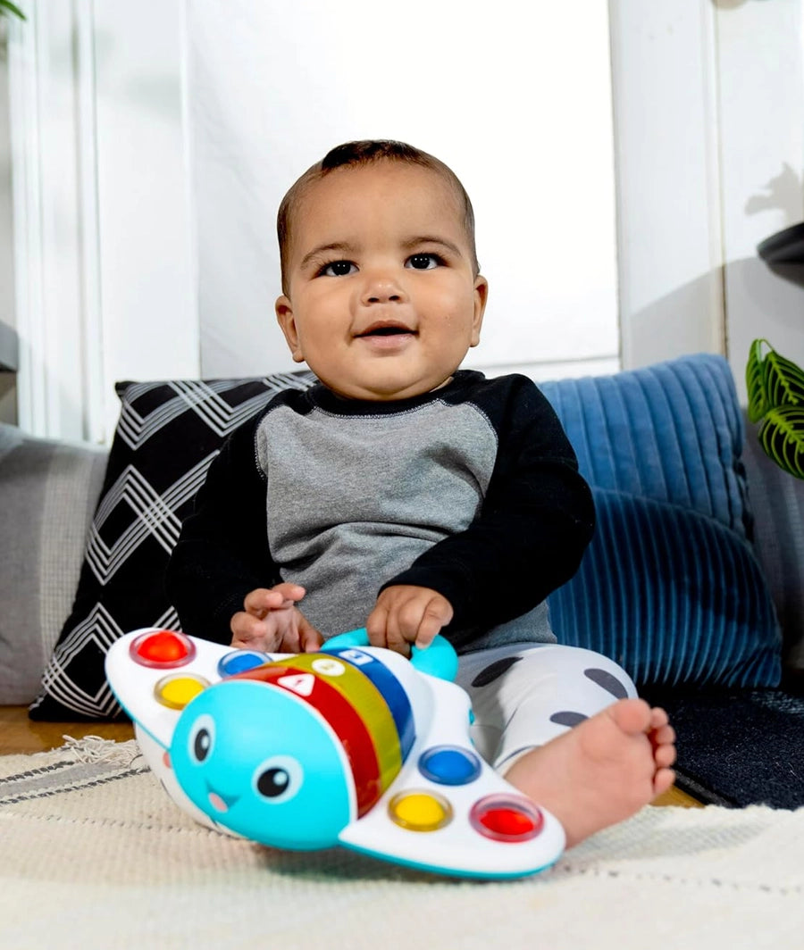 Baby Einstein, Ocean Explorers Pop and Explore Stingray Popper Toy, Ages 6 Months and Up – Image 2